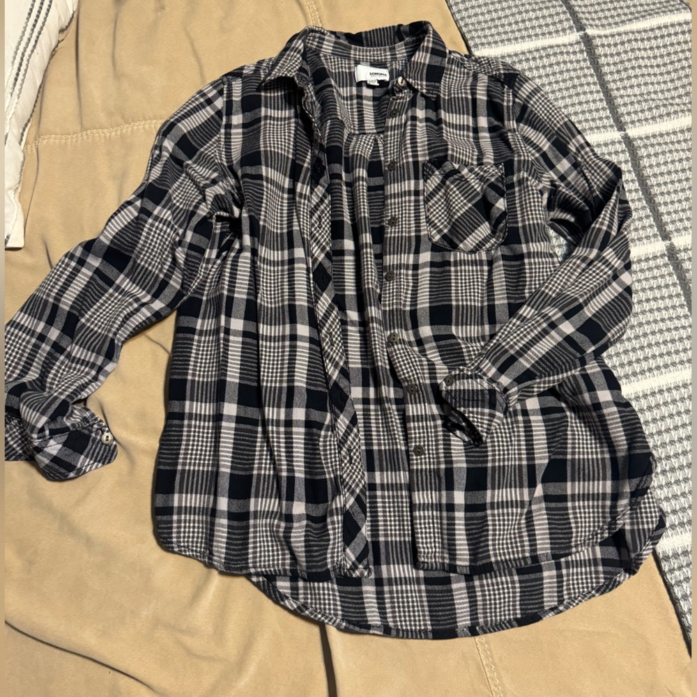 Sonoma Black/White flannel button down shirt